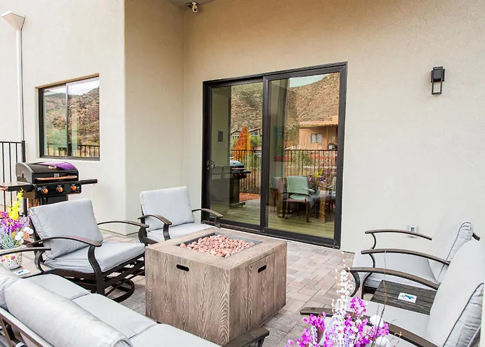 Sanctuary Luxury Pool & Sedona