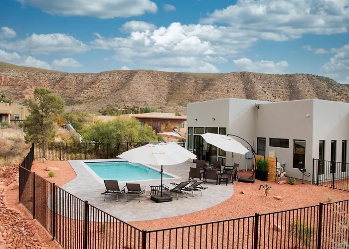 Villa Sanctuary Luxury Pool &